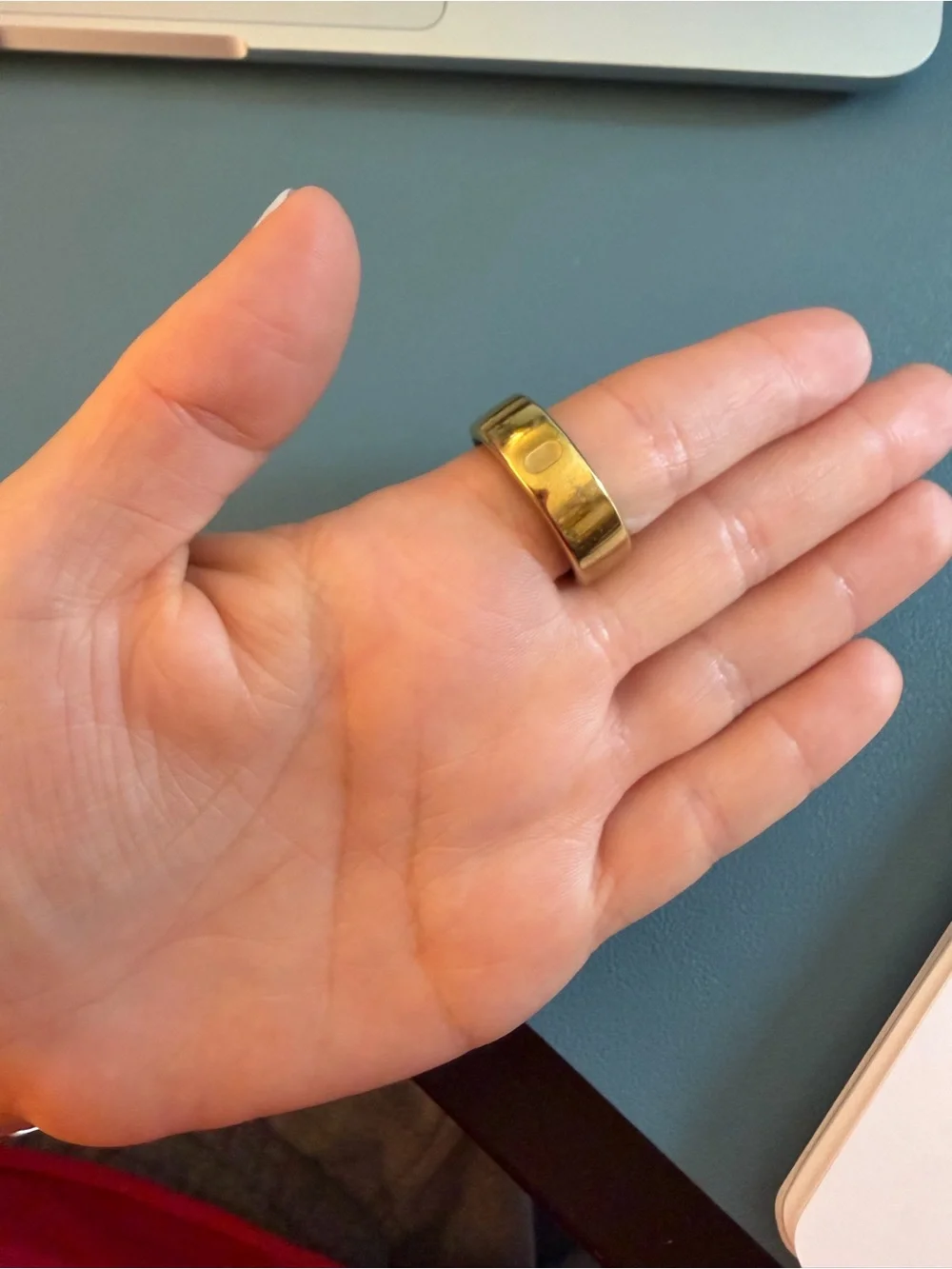 Oura Horizon Gold Ring - Size 9 with Charging Dock